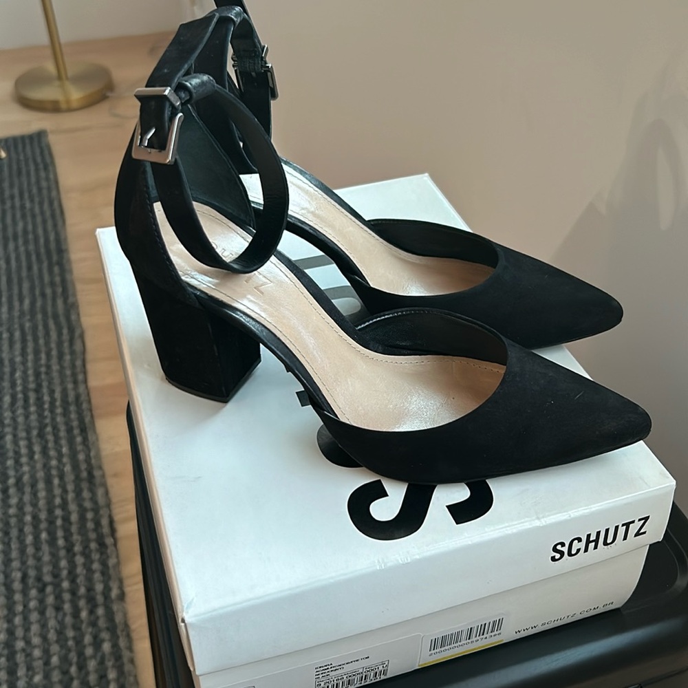 Schultz Ionara shoes in black size 8 - great condition